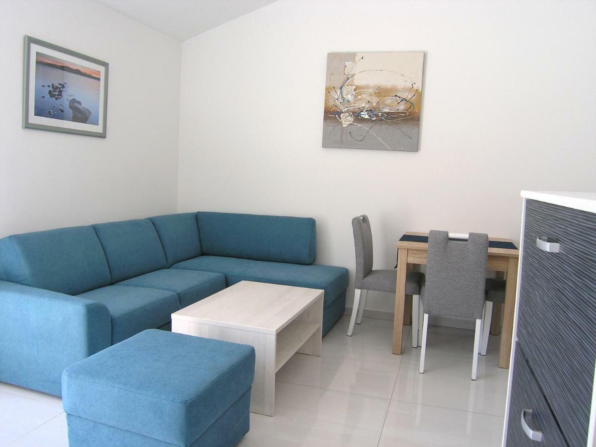 Apartments Sokolovic Krk Town Exterior foto