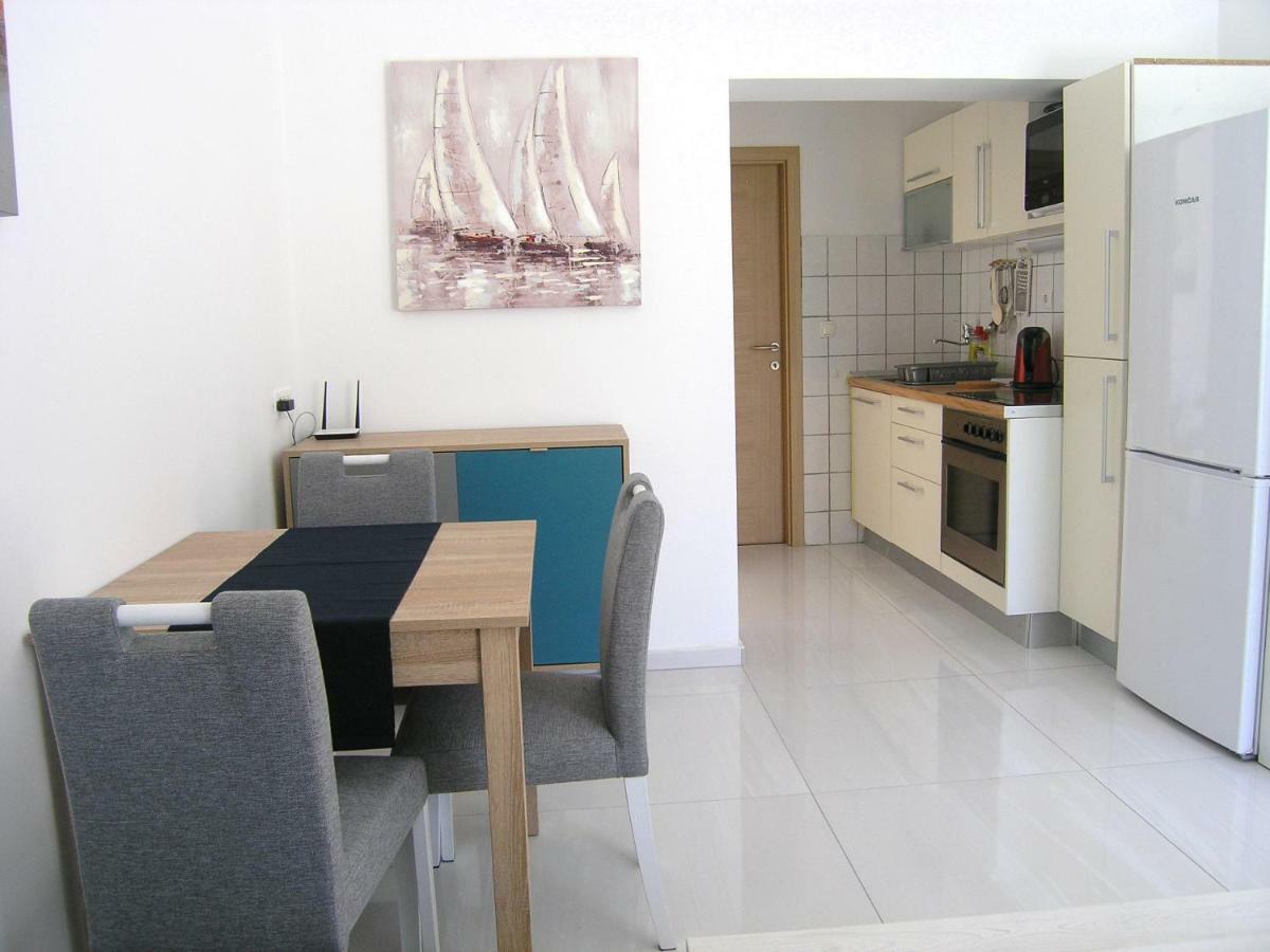 Apartments Sokolovic Krk Town Exterior foto