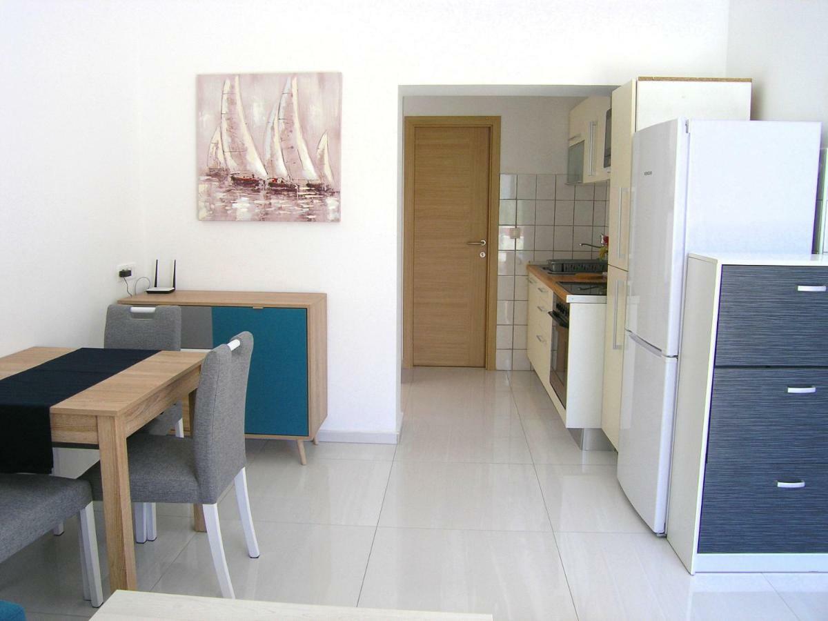 Apartments Sokolovic Krk Town Exterior foto
