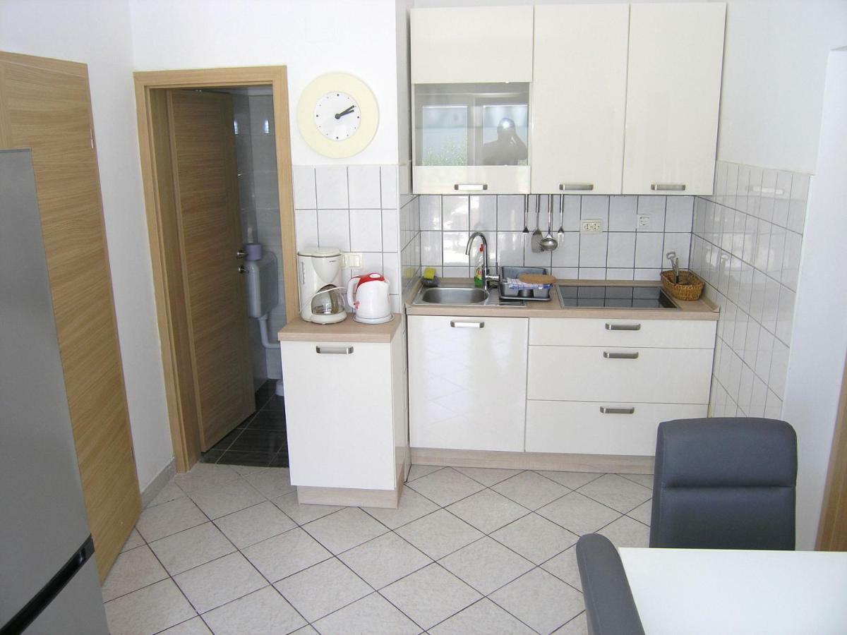 Apartments Sokolovic Krk Town Exterior foto